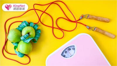 減重老是減不下去？中醫師教你輕鬆減重，「多喝水、記錄飲食、量體重、運動」是關鍵