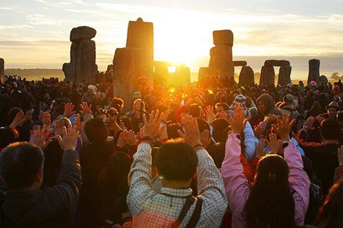 歡慶午夜太陽到來！9個國家如何慶祝晝長夜短的日子？_圖7