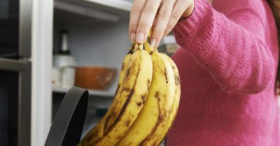 冰箱壞了食物照吃，6歲童排出「綠尿」