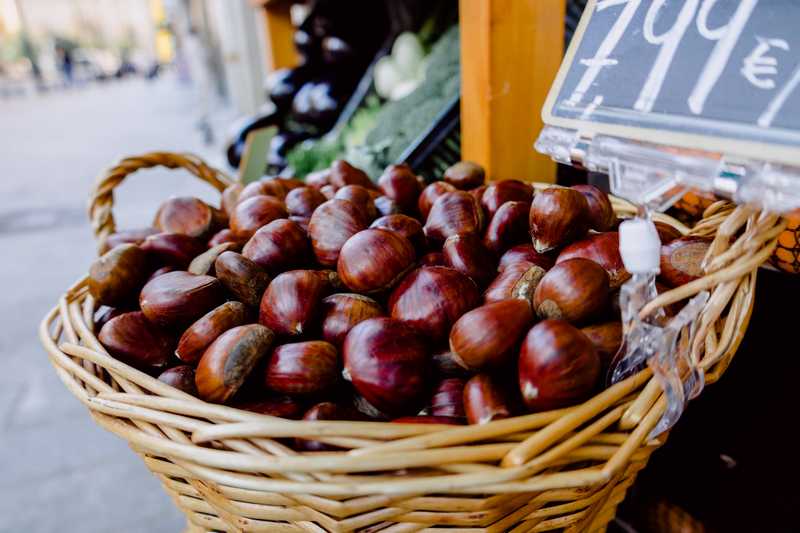 夢到賣栗子：幸福與喜悅的象徵的夢境示意圖