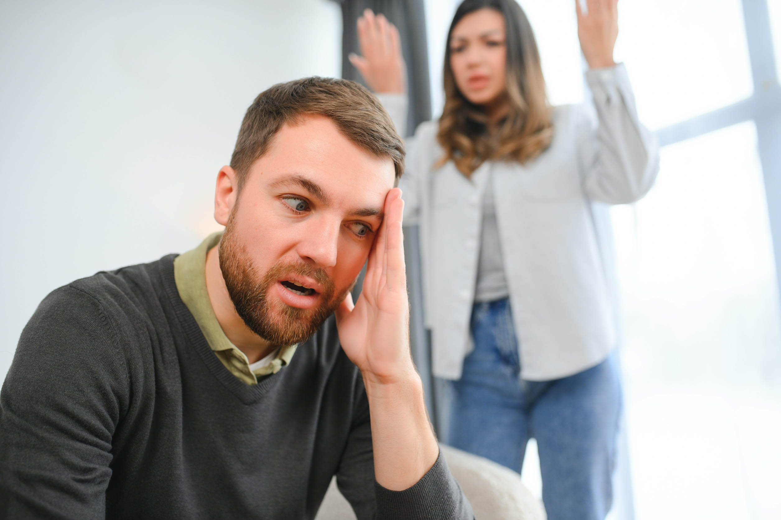 夢見丟臉：潛意識的禮物與成長的契機的夢境示意圖