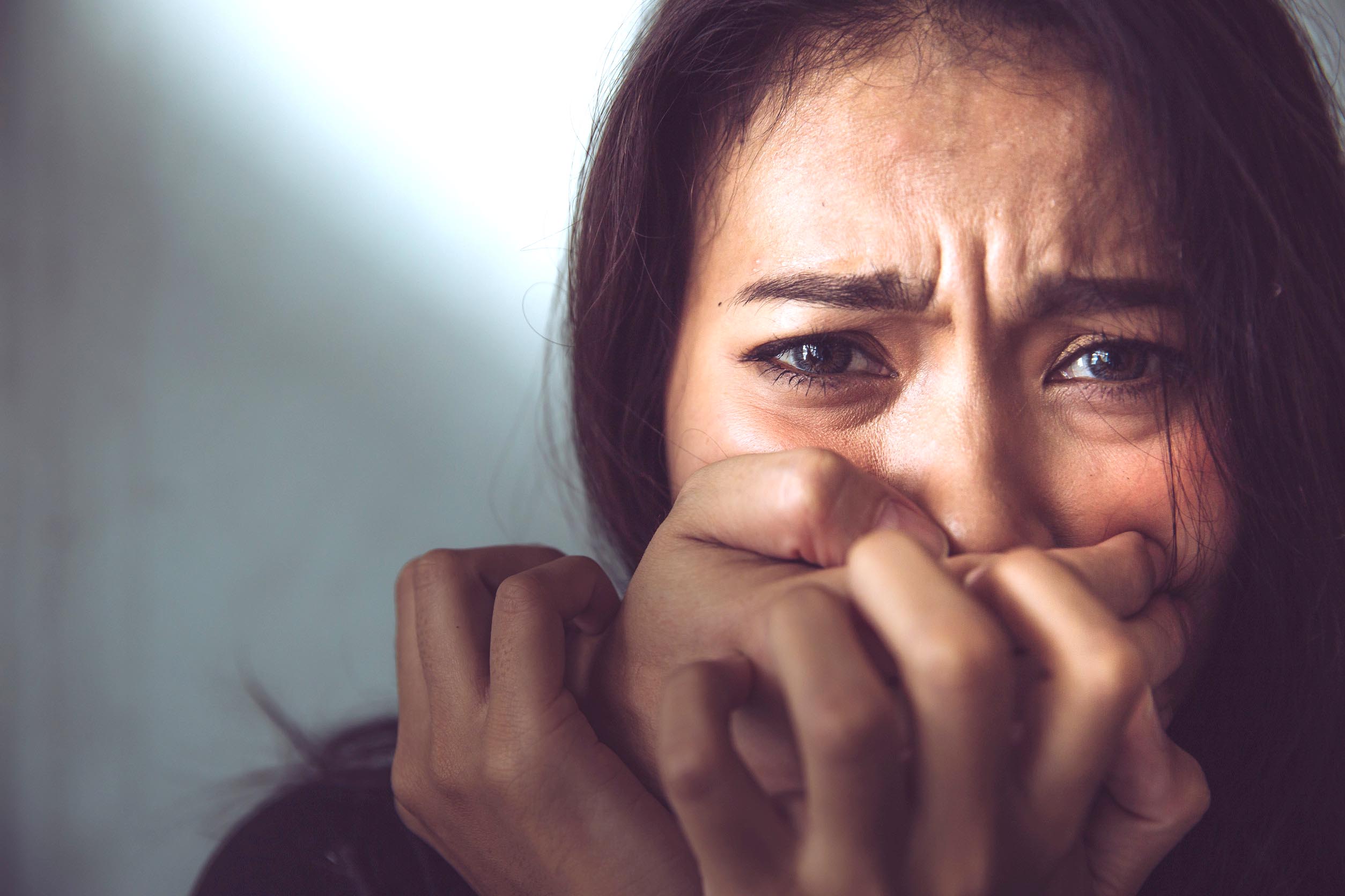 夢中的害怕：揭開偽裝與內心的掙扎的夢境示意圖