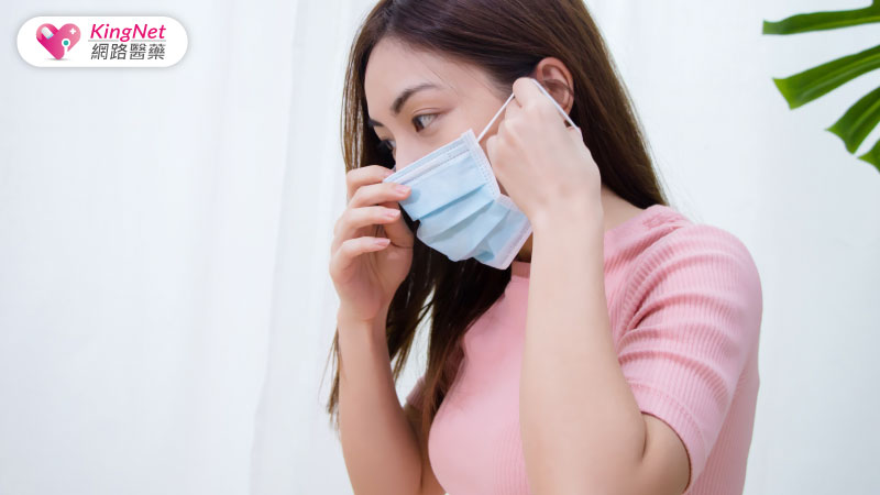 防疫戴口罩消毒