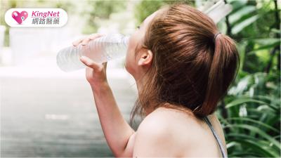 喝水養身學問大，一天至少要2000c.c.
